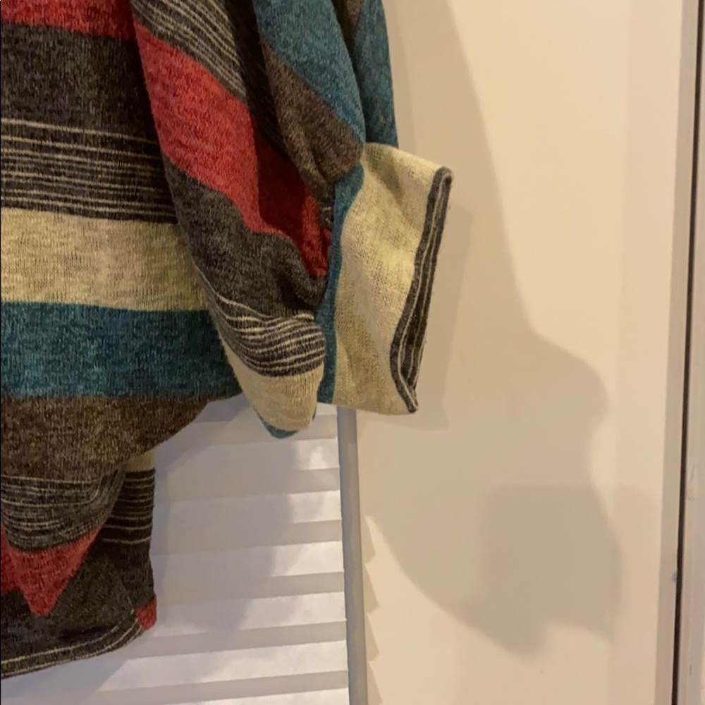 Top - Picture 3 of 4